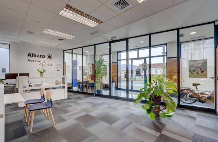 LOCAL COMMERCIAL DE 194M2 RENOVE AU CENTRE VILLE — photo 3