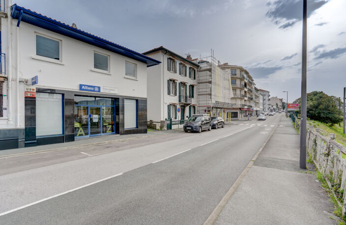 LOCAL COMMERCIAL DE 194M2 RENOVE AU CENTRE VILLE — photo 5