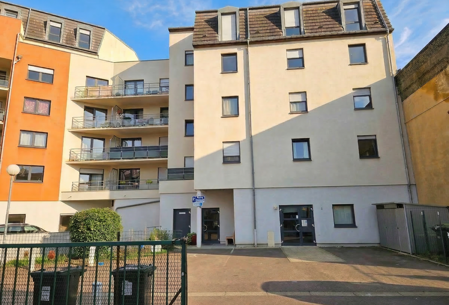 F3 lumineux avec balcon, garage et ascenseur   Résidence sén — photo 1