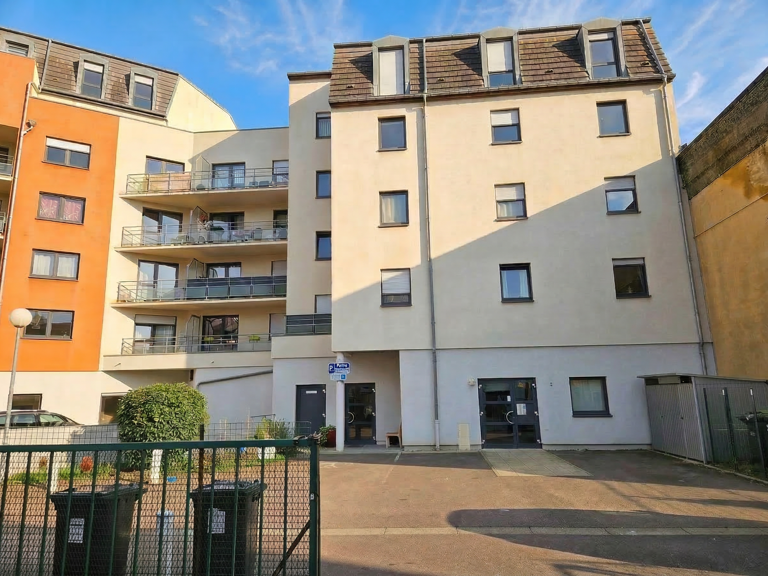 F3 lumineux avec balcon, garage et ascenseur   Résidence sén — photo 1