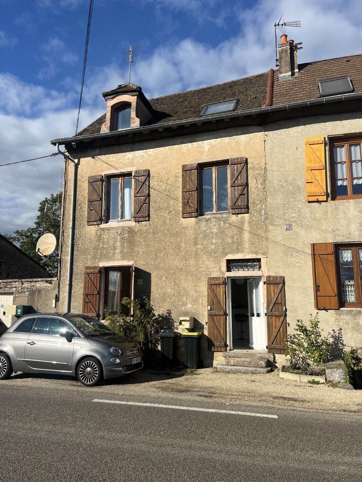 Tournus – Maison ancienne divisée en 2 logements loués