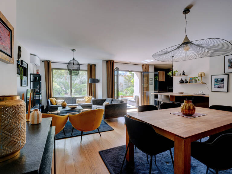 Lyon 4 Chazière - T5 sans vis à vis , esprit maison avec un — photo 1