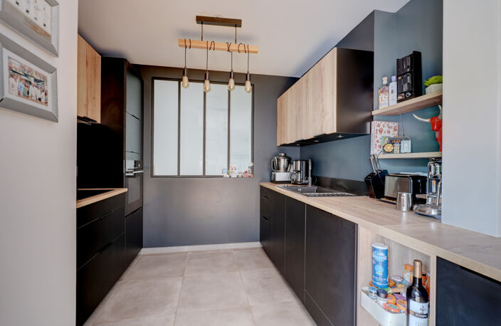 Lyon 4 Chazière - T5 sans vis à vis , esprit maison avec un — photo 4