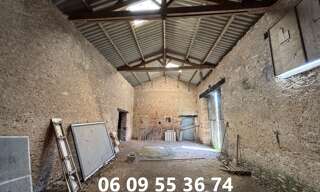 Immeuble  210 m² à vendre à Saint-Pierre-du-Chemin (85120)