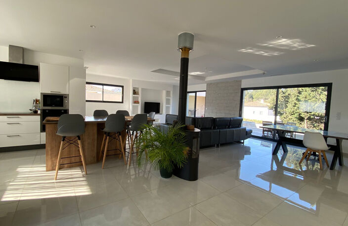 A vendre villa contemporaine 4 faces T5 de 147 m2 avec pisci — photo 3