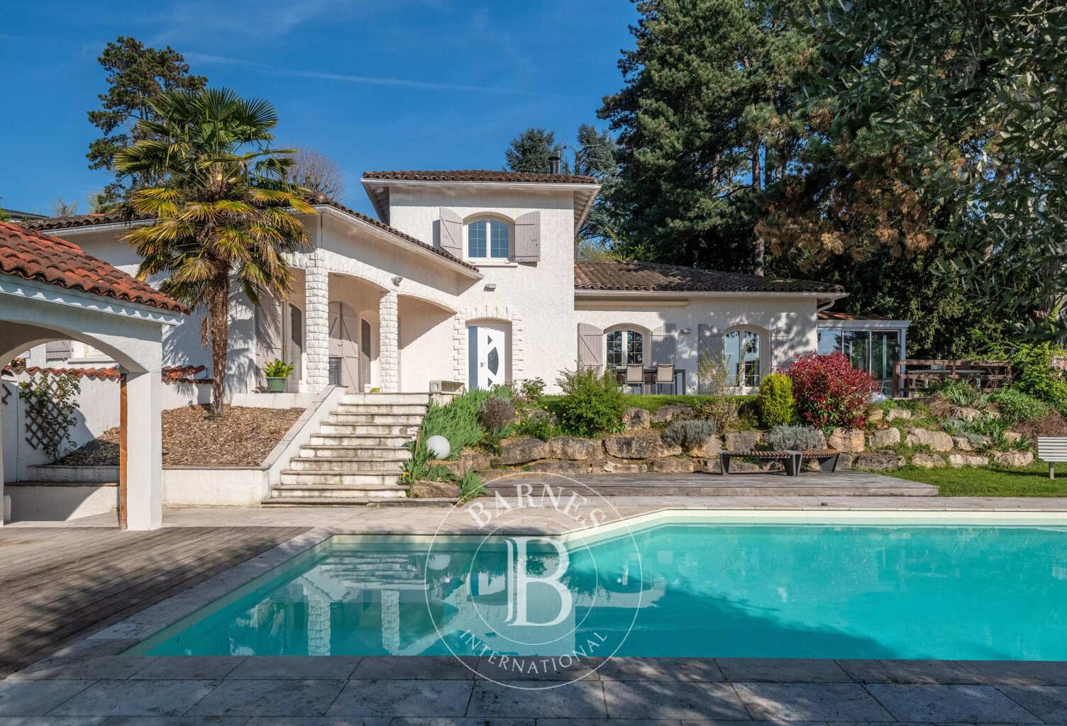 Limonest - Maison familiale d'environ 172  m² - 4 chambres - Terrain 1915  m² - Cuisine d'été - Piscine — photo 1