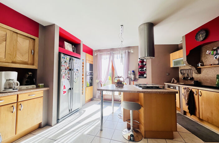 MAISON 7 PIECES AVEC JARDIN — photo 4