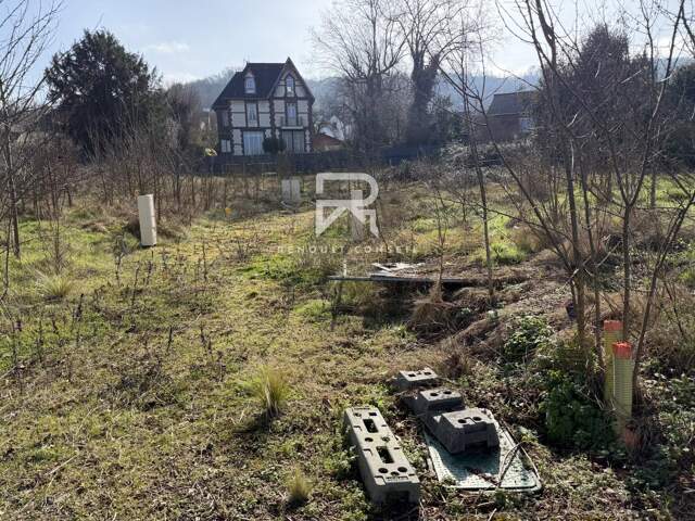 Terrain plat  pour construction 4 maisons proche centre ville — photo du bien