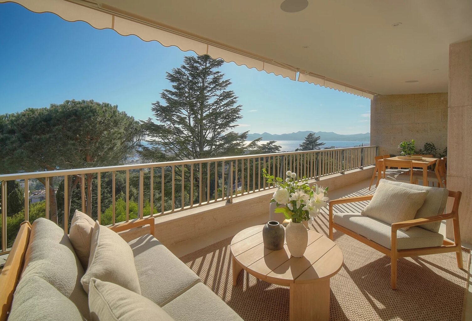 APPARTEMENT 3 PIÈCES - LUXE VUE MER - CANNES CALIFORNIE - RÉSIDE — photo 1