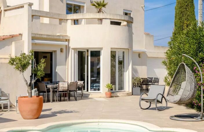 MARSEILLE 8ᵉ – POINTE ROUGE – MAISON FAMILIALE 212 M² – 5 CHAMBR — photo 2