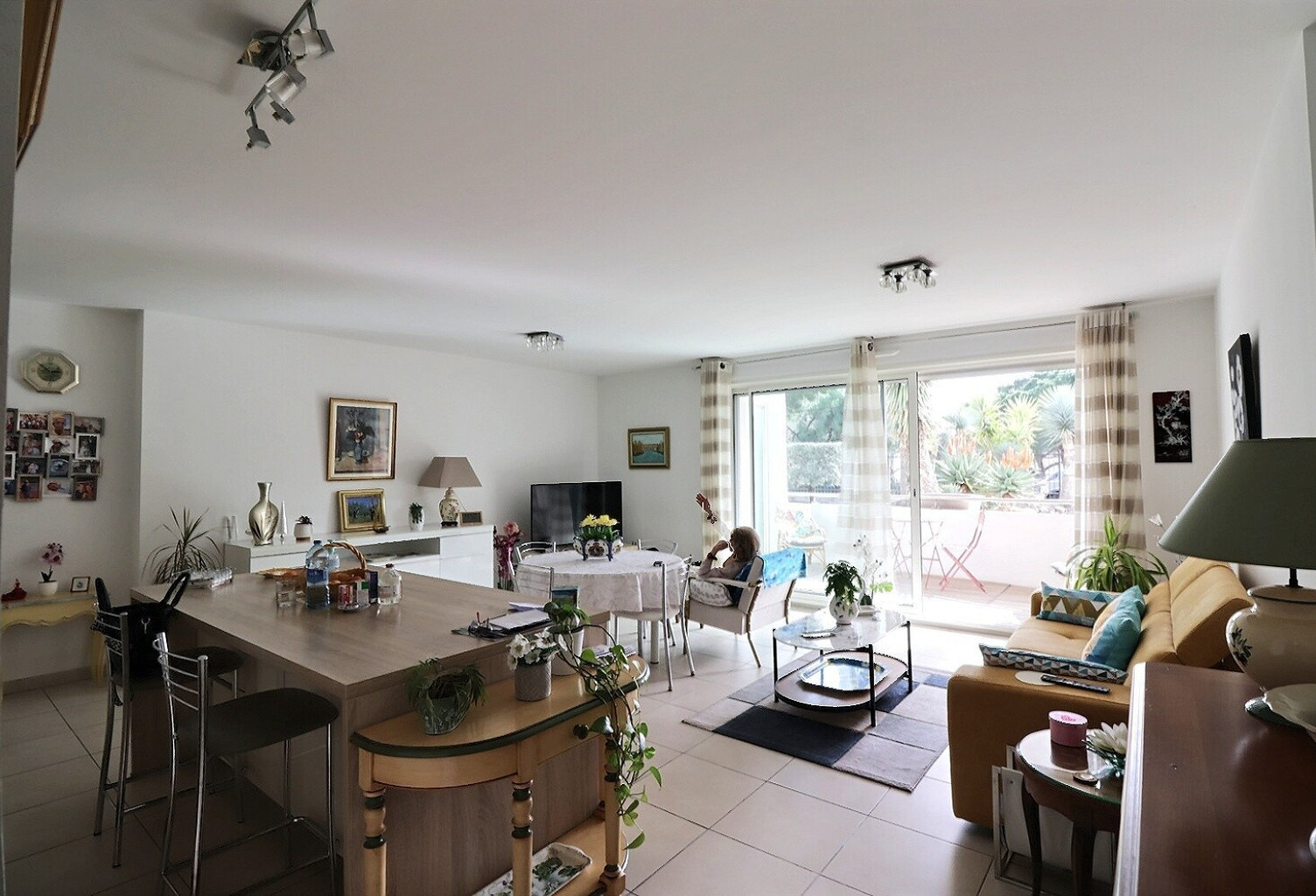 A Bandol dans une résidence de standing Grand T2 de 61,40m2 — photo 1