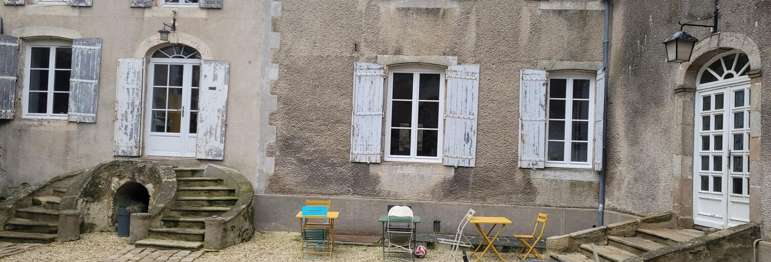 Maison 13 Pièces 378 m² à vendre à Parthenay (79200)