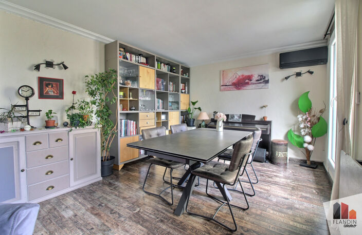 LYON 8 - Duplex d'exception de 146 m2 en dernier étage avec — photo 2
