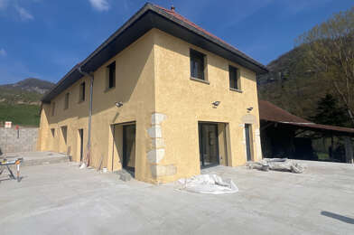 Maison 4 pièces 1300 €