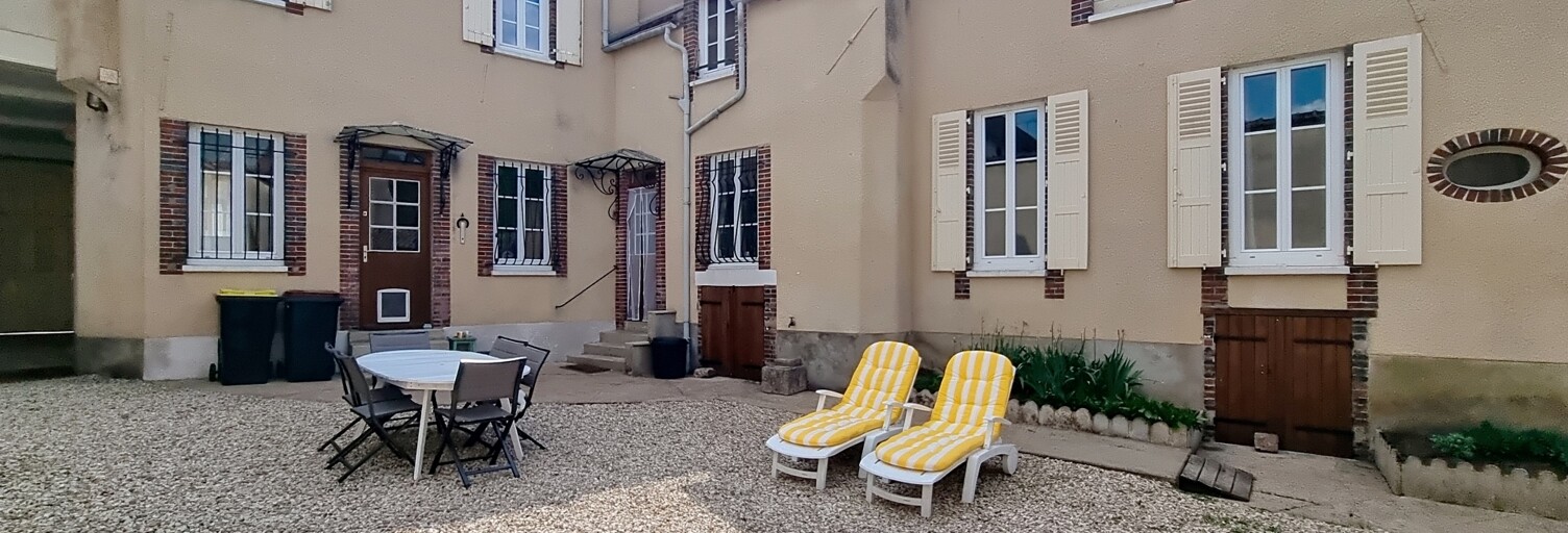Maison 9 Pièces 205 m² à vendre à Bussy-en-Othe (89400)