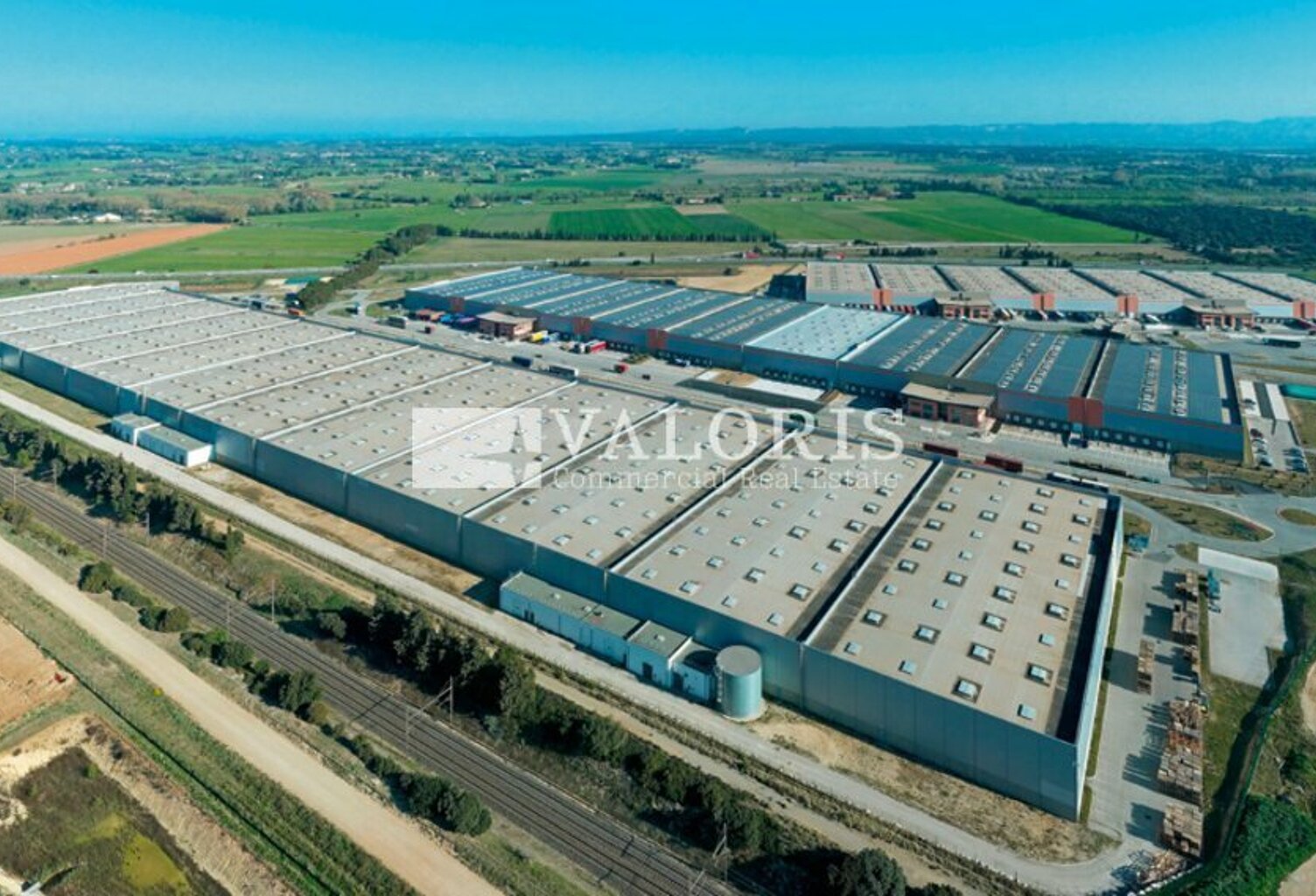 ENTREPOT - LOGISTIQUE  à LOUER — photo 1