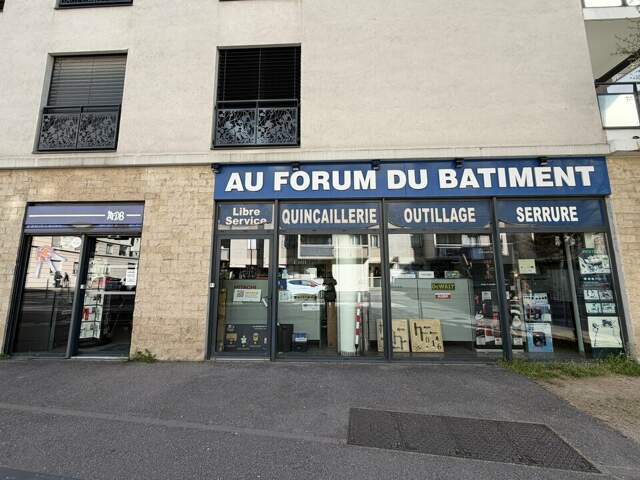 LOCAL COMMERCIAL à LOUER — photo du bien