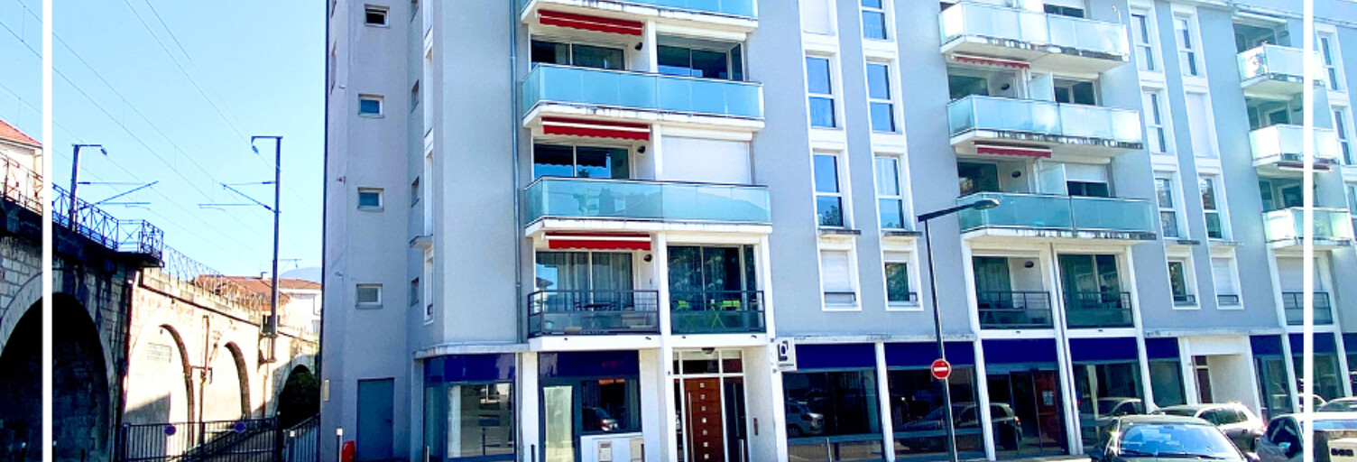 Garage   m² à louer à Voiron (38500)