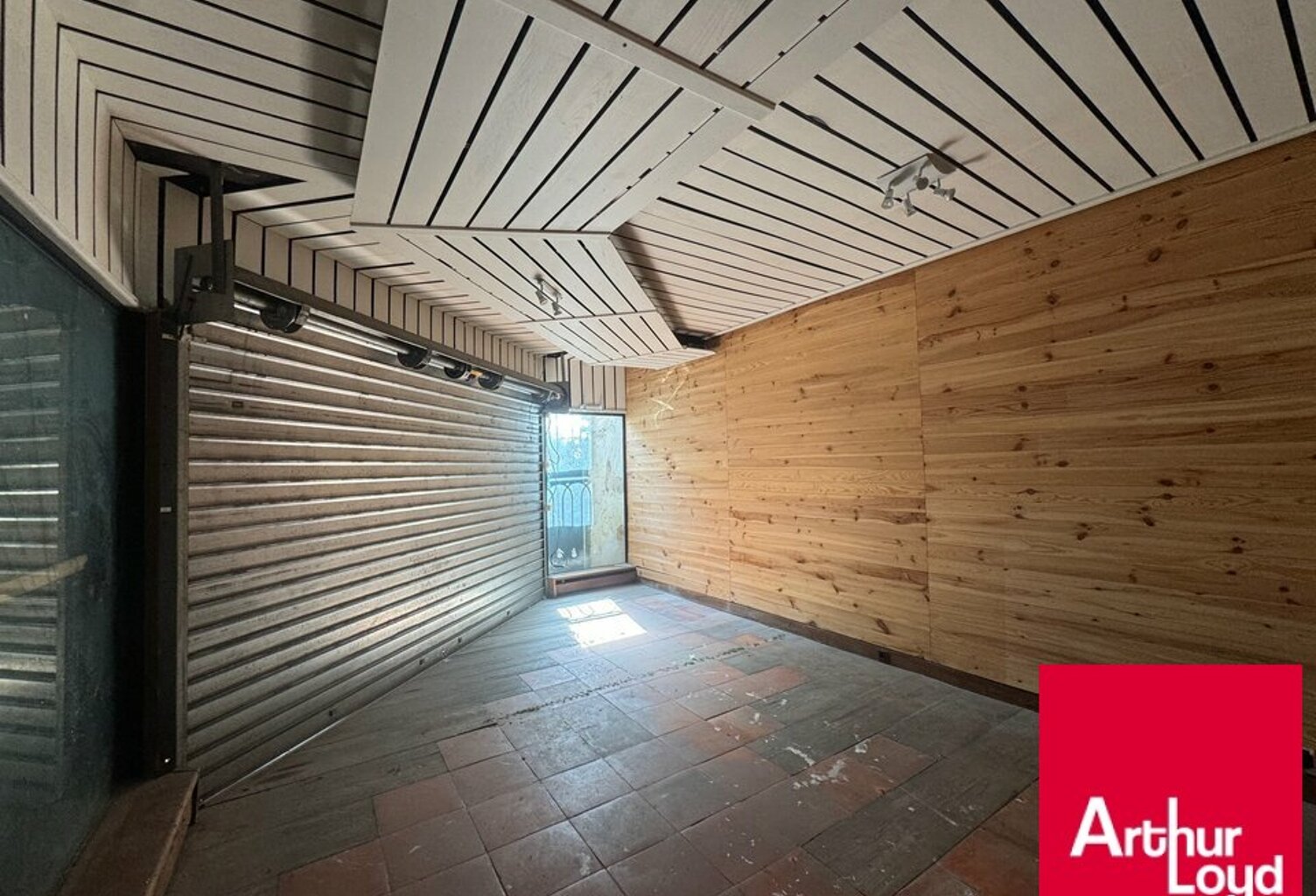 LOCAL COMMERCIAL à LOUER — photo 1