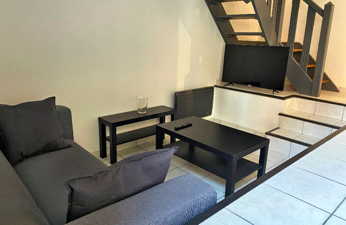 F2 MEUBLE 1ER ETAGE CENTRE VILLE ORANGE — photo 5