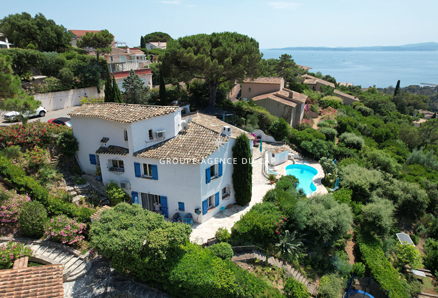 A VENDRE VILLA 6 CHAMBRES AVEC STUDIO et 3 PIECES INDEPENDANTS VUE MER EXPOSITION SUD-OUEST PISCINE GARAGE PARIKINGS LES ISSAMBRES — photo 1