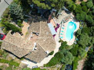 A VENDRE VILLA 6 CHAMBRES AVEC STUDIO et 3 PIECES INDEPENDANTS VUE MER EXPOSITION SUD-OUEST PISCINE GARAGE PARIKINGS LES ISSAMBRES — photo 2