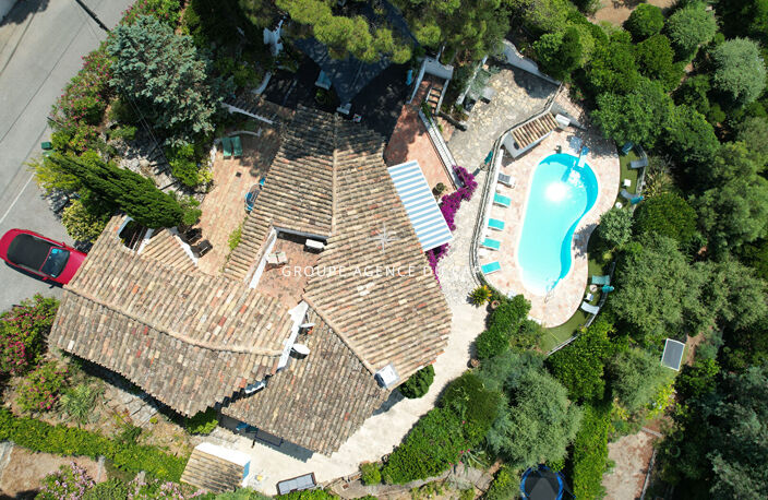 A VENDRE VILLA 6 CHAMBRES AVEC STUDIO et 3 PIECES INDEPENDANTS VUE MER EXPOSITION SUD-OUEST PISCINE GARAGE PARIKINGS LES ISSAMBRES — photo 2