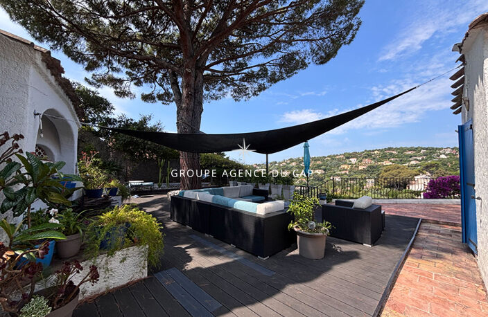 A VENDRE VILLA 6 CHAMBRES AVEC STUDIO et 3 PIECES INDEPENDANTS VUE MER EXPOSITION SUD-OUEST PISCINE GARAGE PARIKINGS LES ISSAMBRES — photo 4
