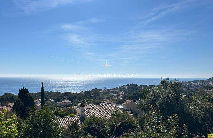 SOUS COMPROMIS - VILLA DE CHARME DE 160M² AVEC VUE MER 4 CHAMBRES AUX ISSAMBRES — photo 2