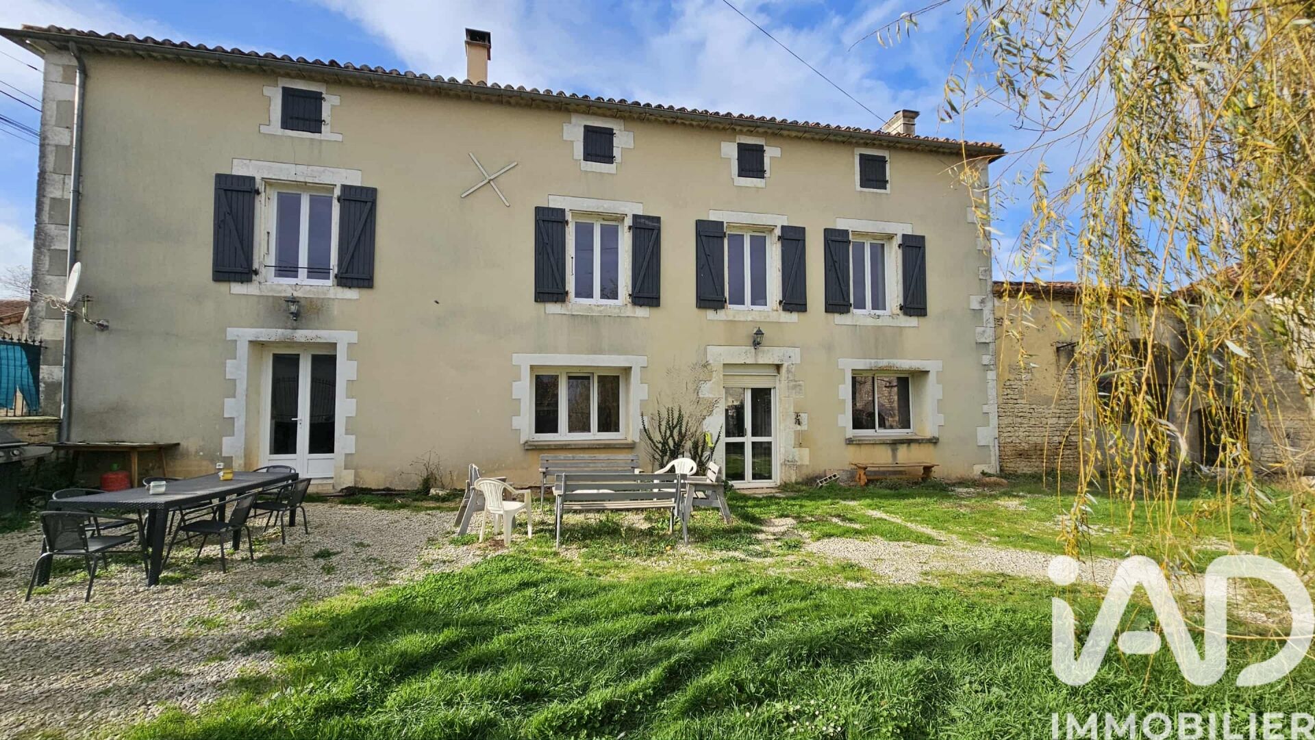 St-Ciers-Sur-Bonnieure - 160m² - 6p. - 3ch.