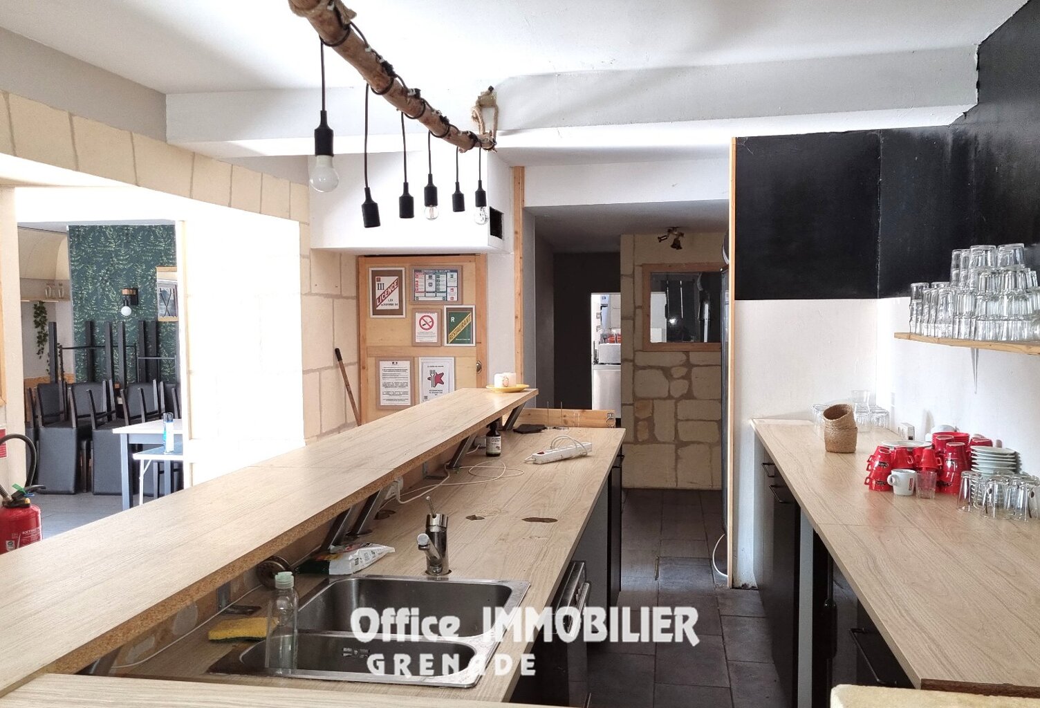 Local commercial — photo 1