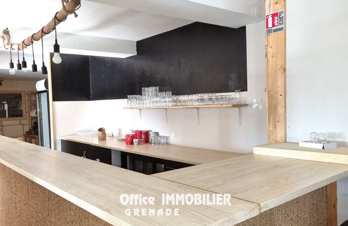 Local commercial — photo 2