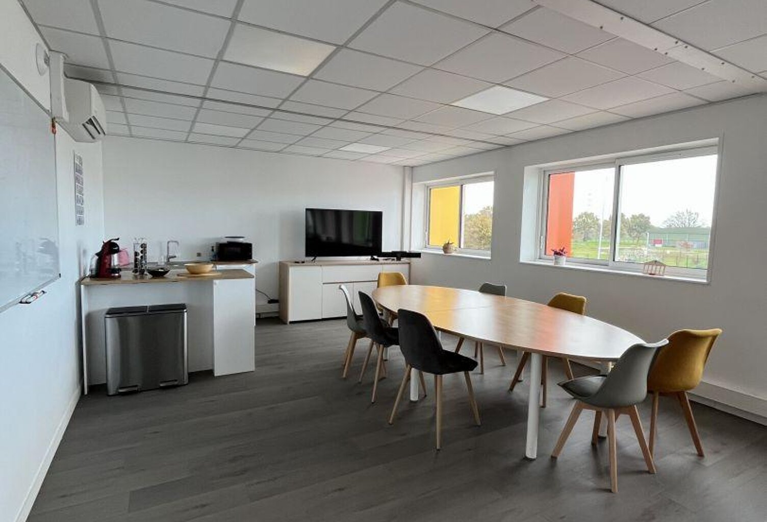 Location Bureaux 98 m&sup2; — photo 1