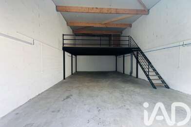 Immeuble  176400 €