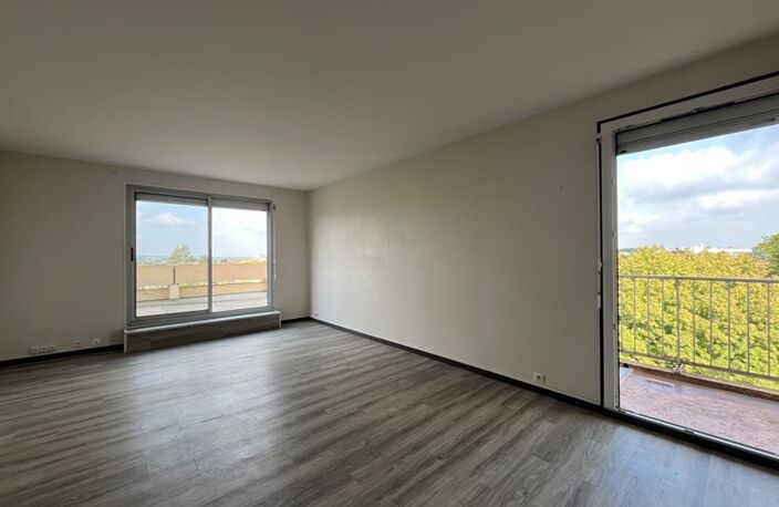 Vente appartement 4 pièces 81 m² Angoulême (16000) — photo 2
