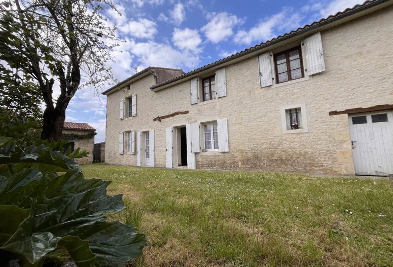 Maison en pierre de 5 pièces principales — photo 1
