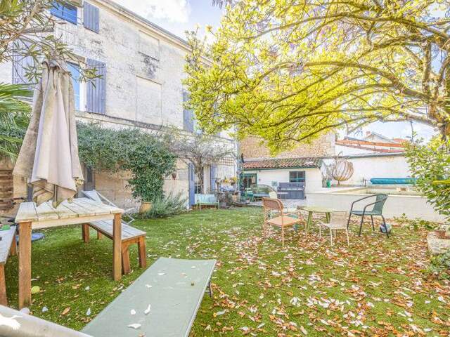 Maison de ville de 8 pièces principales — photo du bien