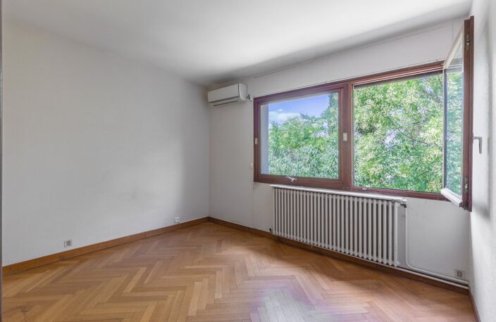 Bureau — photo 4