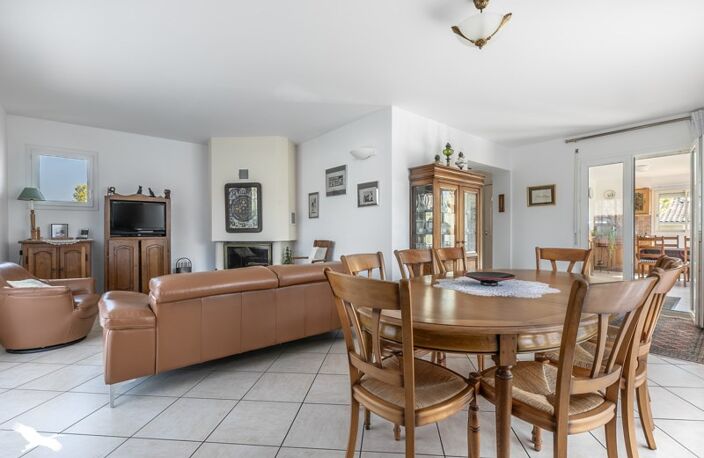 Vente maison 5 pièces 178 m² Audenge (33980) — photo 2