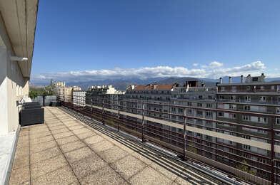 Appartement 2 pièces 896 €