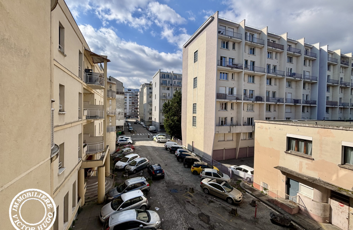 T2 avec fort potentiel   Idéal investissement ou premier achat   Grenoble — photo 2