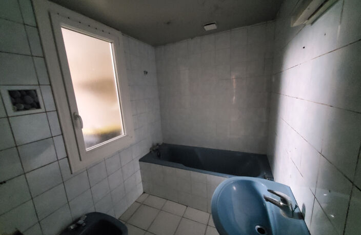 MARMANDE : maison de ville à vendre avec 4 chambres, terrasse et garage. — photo 4