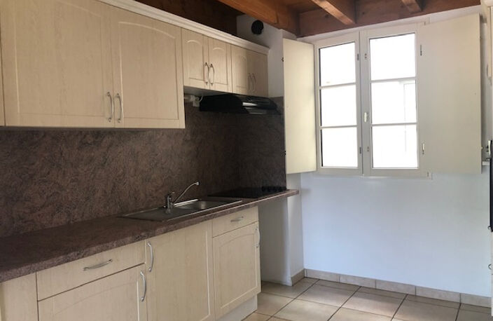 A vendre, appartement T2 duplex avec jardin au cœur du centre historique de St J P Port. — photo 3