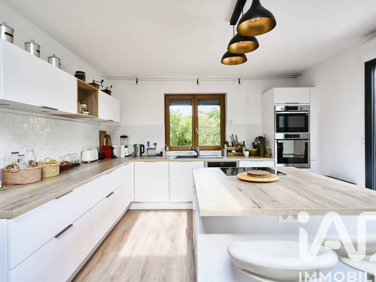 Vente Maison/villa 9 pièces — photo 1