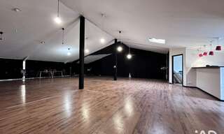 Commerce  175 m² à louer à Tournon-sur-Rhône (07300)