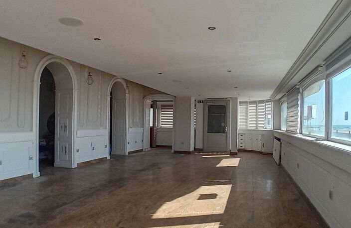 Vente Murs commerciaux 123 m&sup2; — photo 3