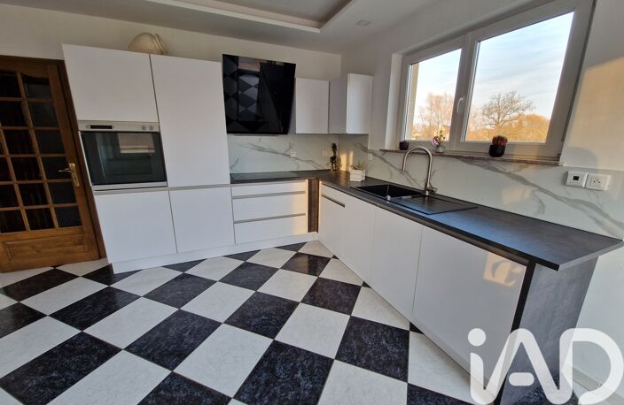 Vente Maison/villa 8 pièces — photo 2