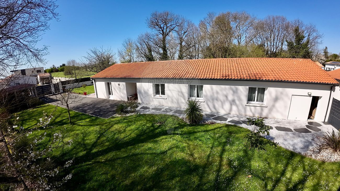 Villa / Maison  T6 à vendre Médis 17600