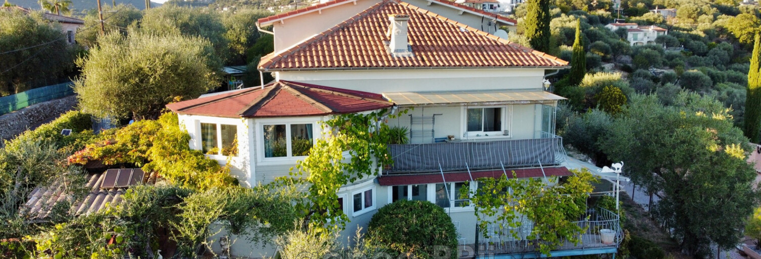 Maison 7 Pièces 175 m² à vendre à Saint-André-de-la-Roche (06730)