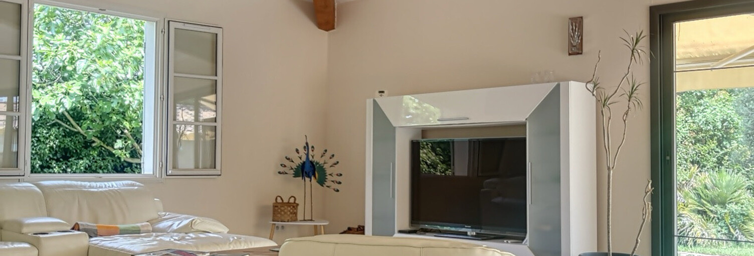 Maison 7 Pièces 210 m² à vendre à Saint-Étienne-du-Grès (13103)